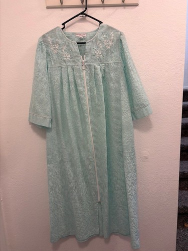 Vintage miss elaine housecoat - vintage,